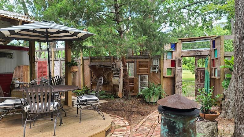 Cedar Oaks Inn Llc Dickinson Bagian luar foto